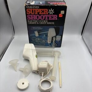 Vintage Wear-Ever Super Shooter No. 70001 Electric Cookie Canapé Candy Read